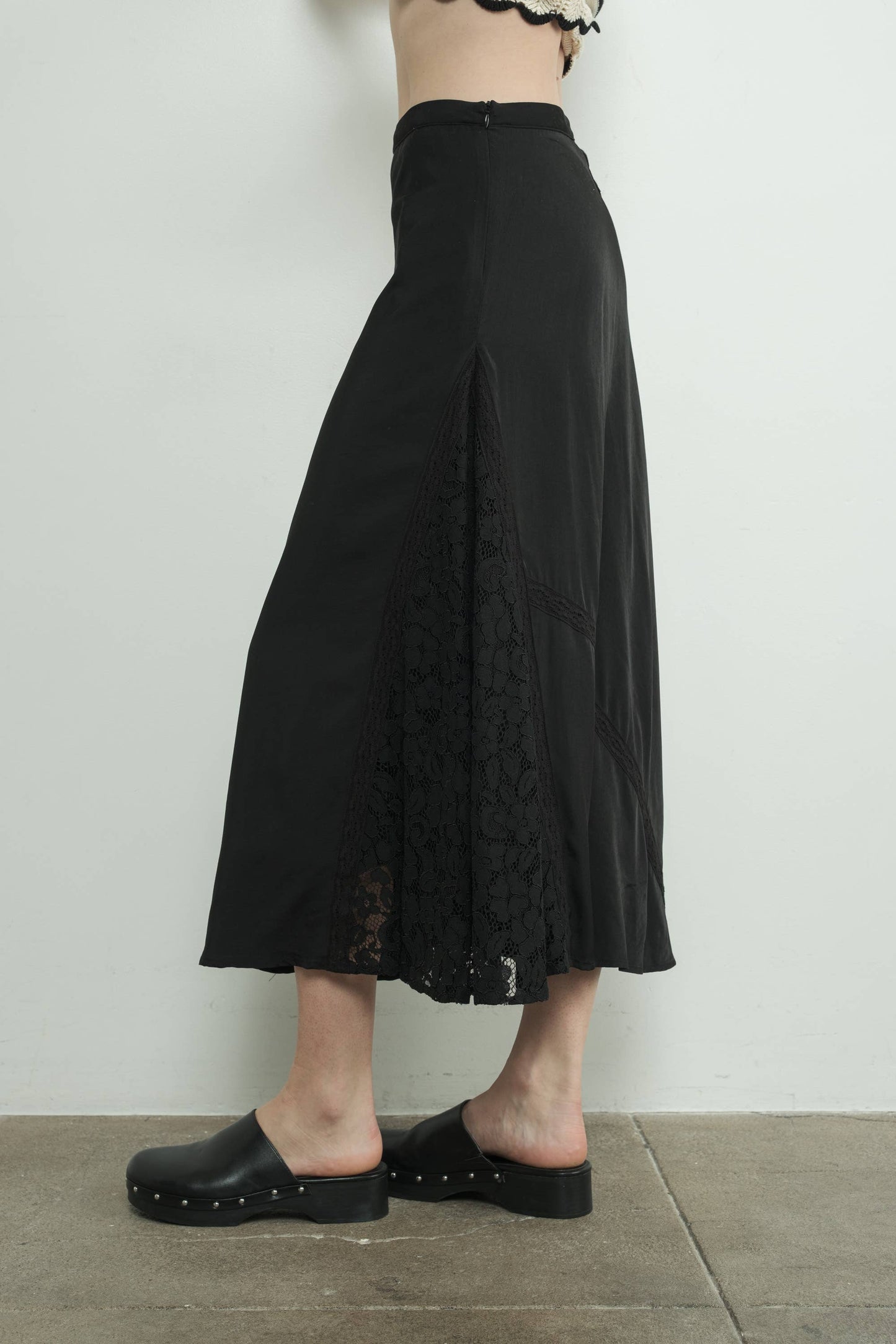 Lace Insert Skirts With Lining