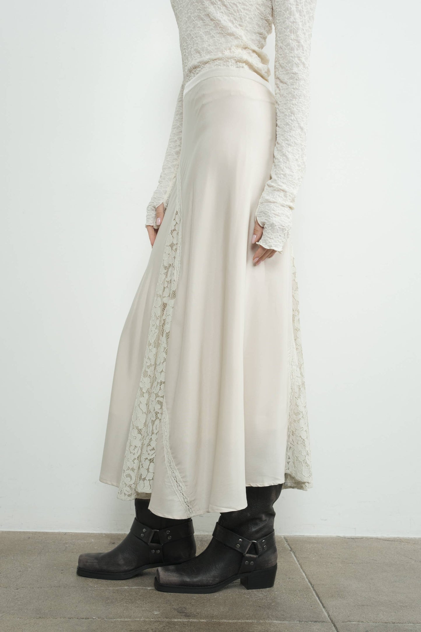 Lace Insert Skirts With Lining