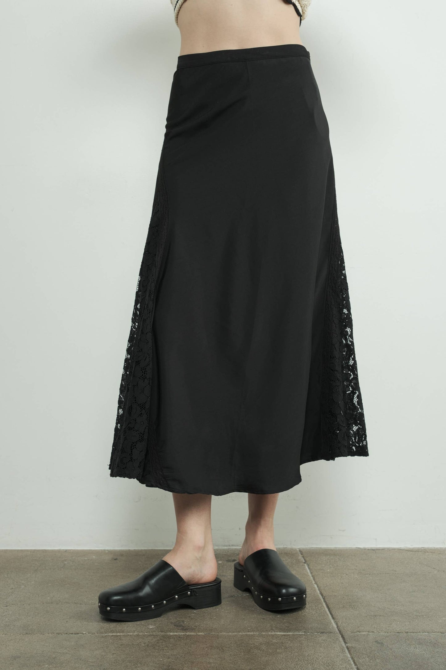 Lace Insert Skirts With Lining