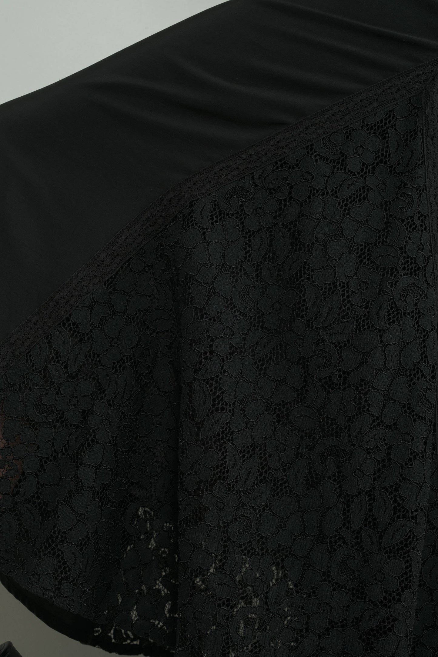 Lace Insert Skirts With Lining