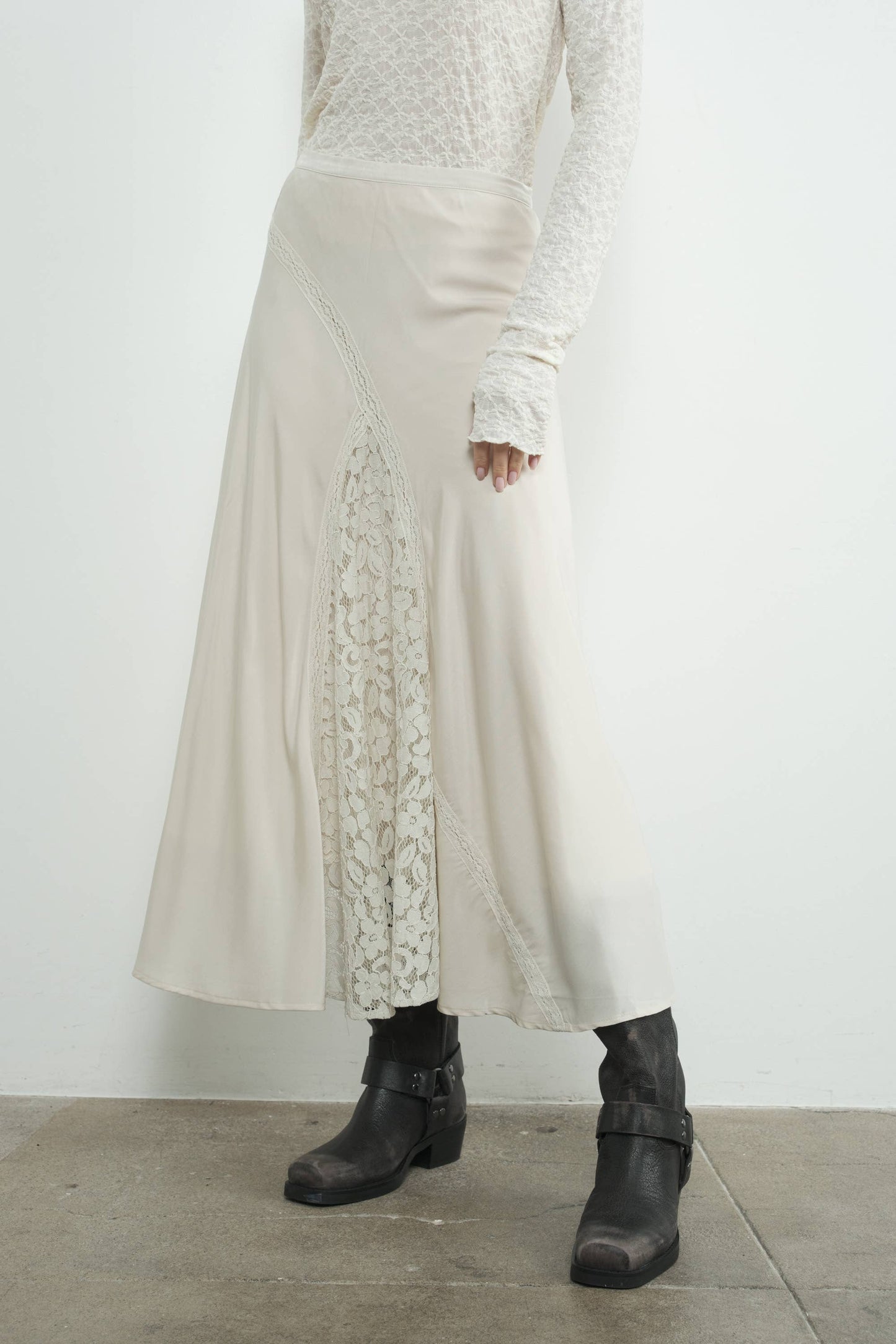 Lace Insert Skirts With Lining