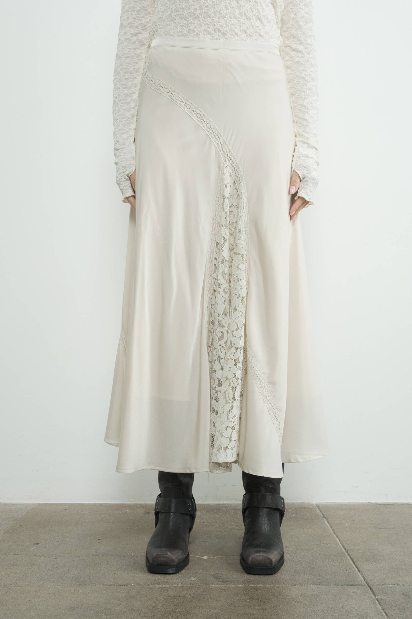 Lace Insert Skirts With Lining