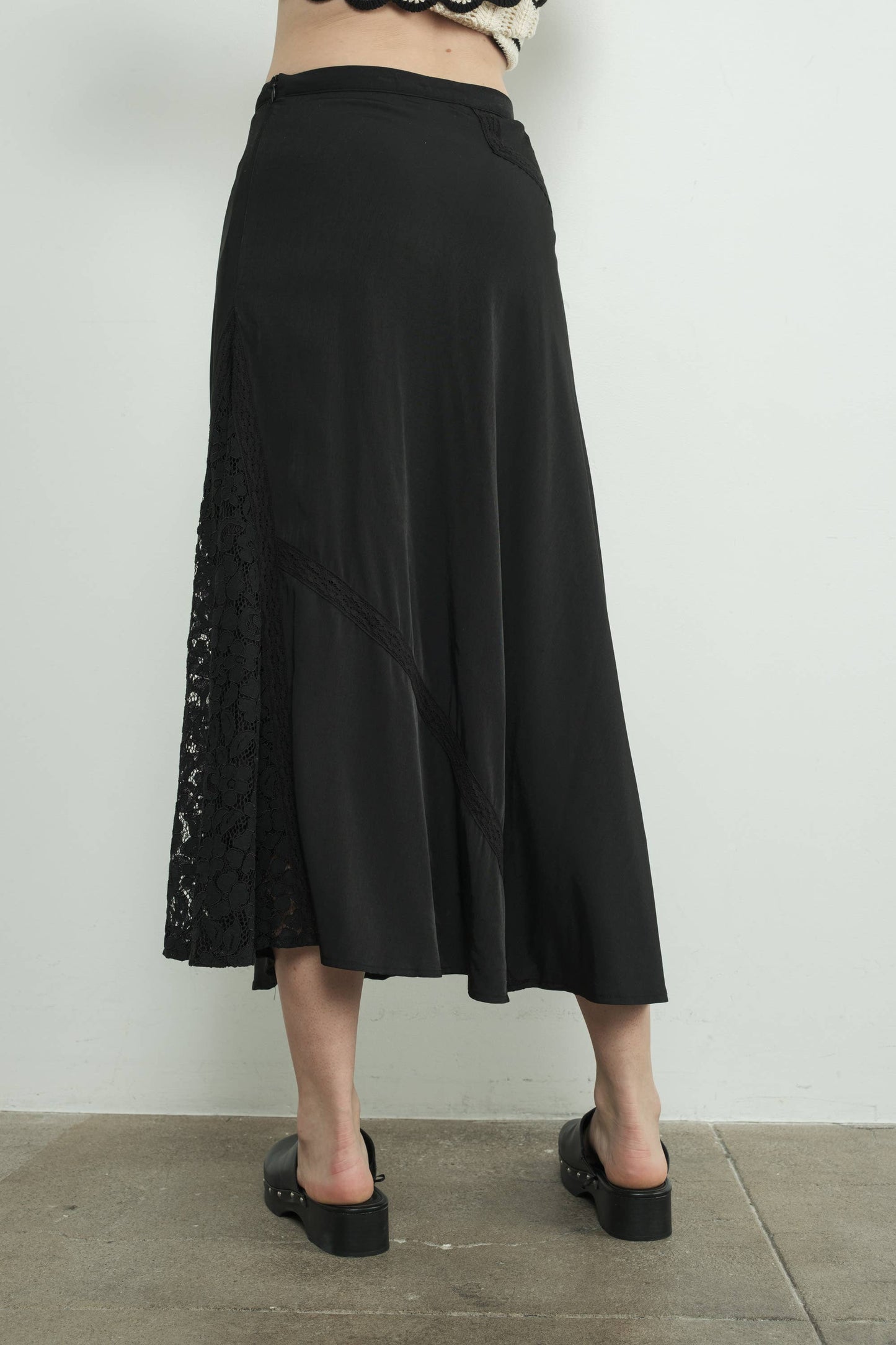 Lace Insert Skirts With Lining