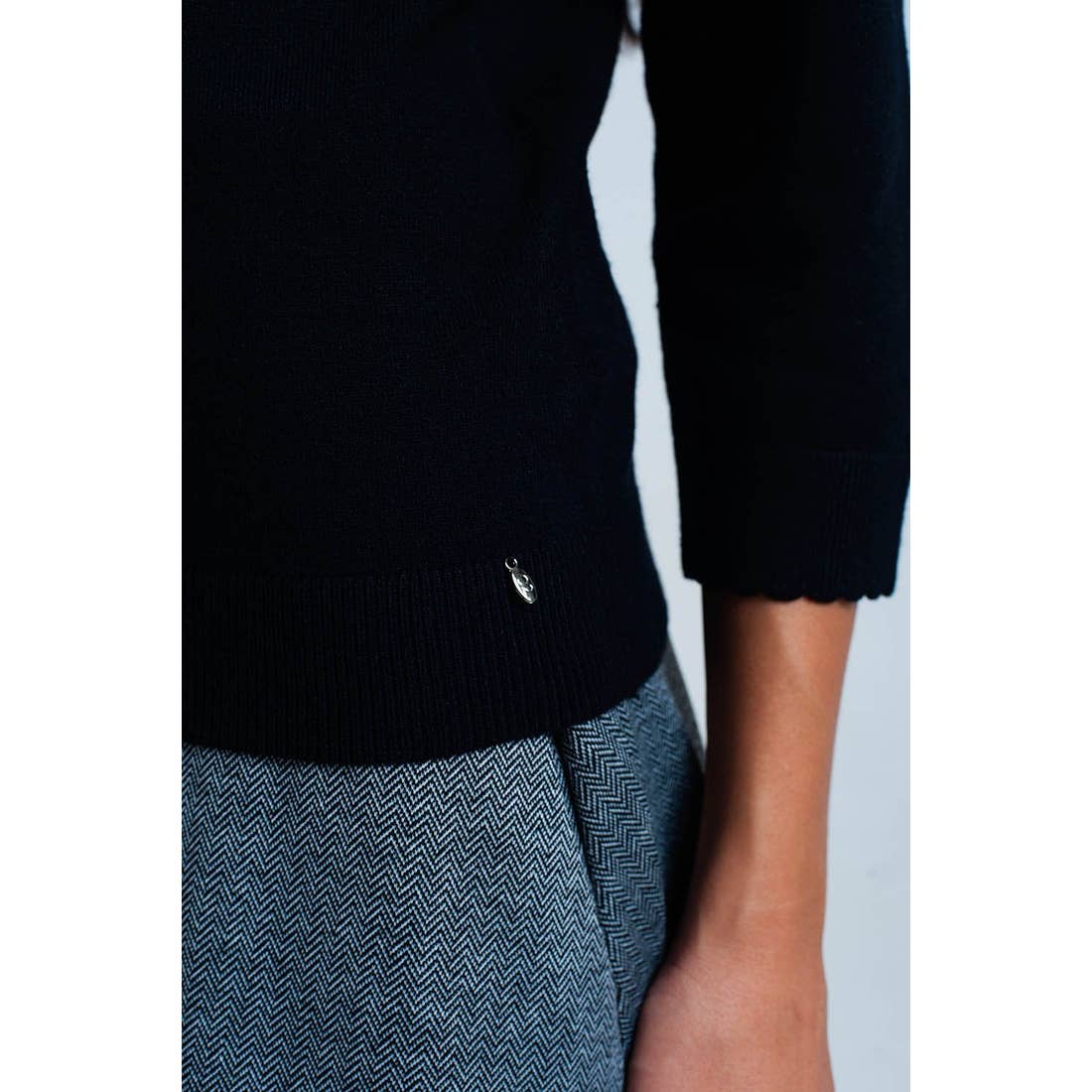 Black Fine Knit Sweater 3/4 Sleeve