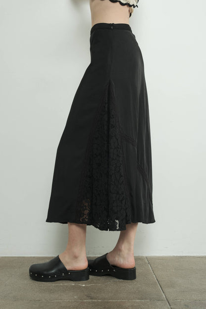 Lace Insert Skirts With Lining