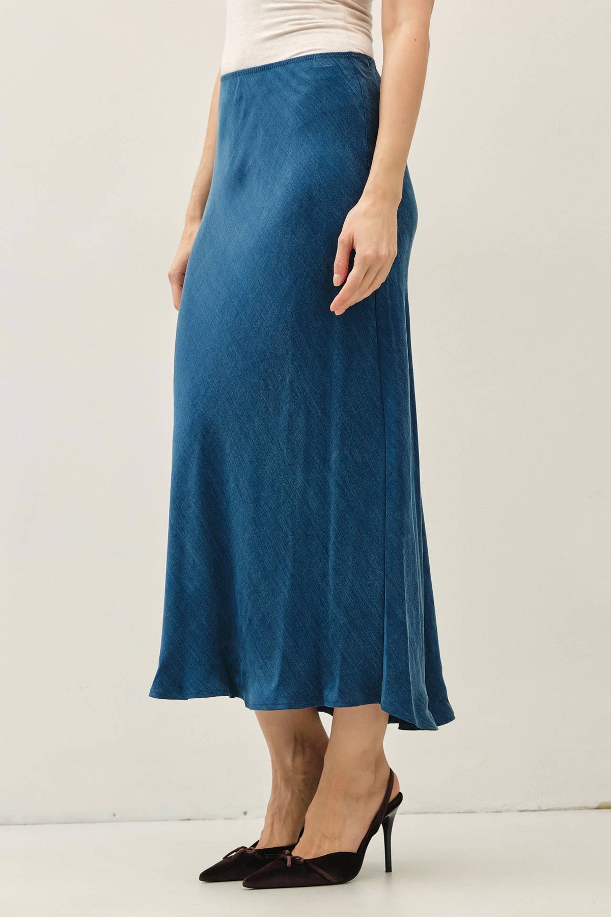 Silky Suede Feel Midi Skirt