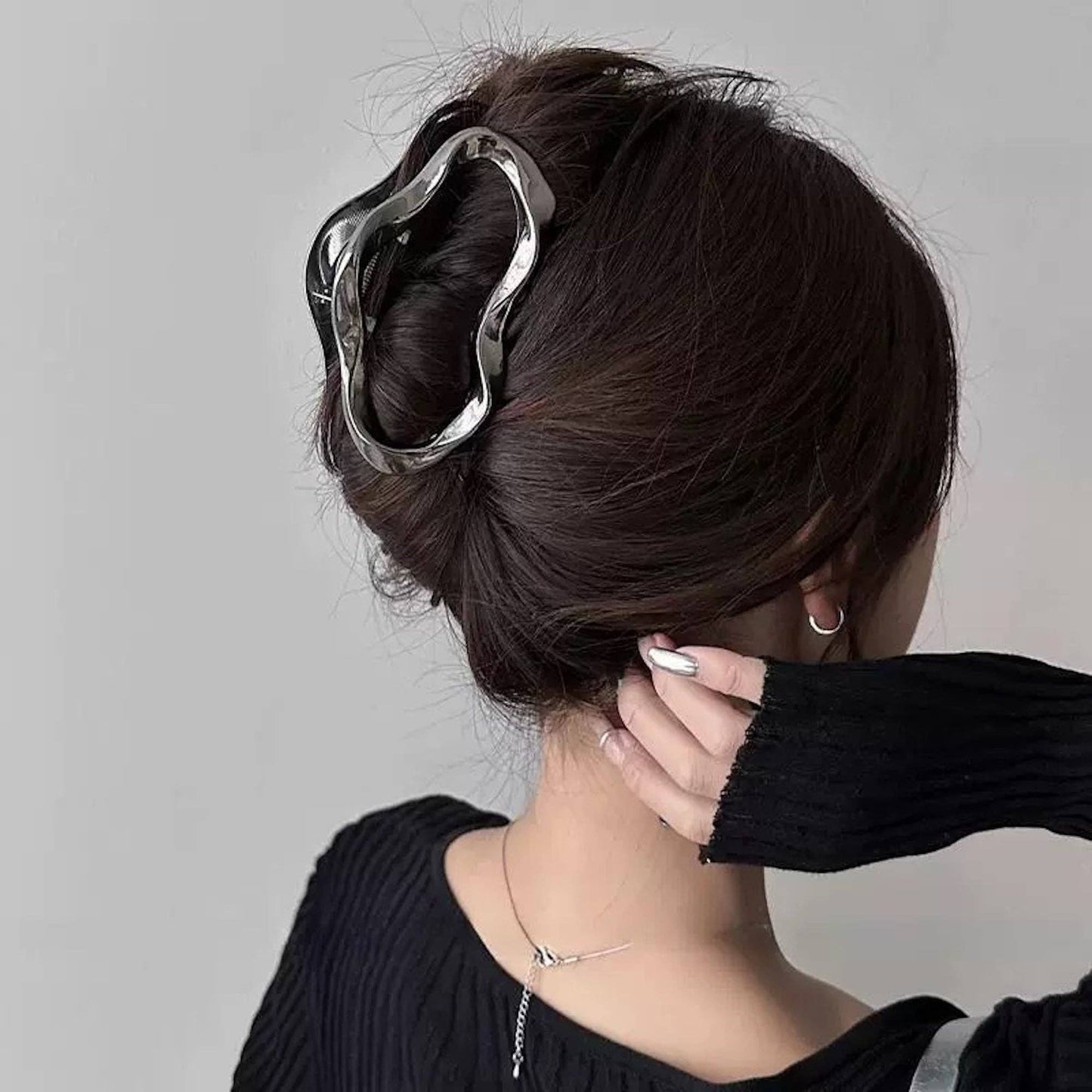 Wave Bubble Line Large Claw Hair Clip