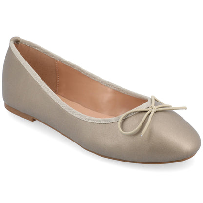 Vika Wide Width Flat