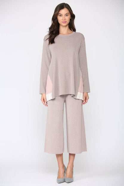 Summa Knitted Rib with Accordian Pleating Back