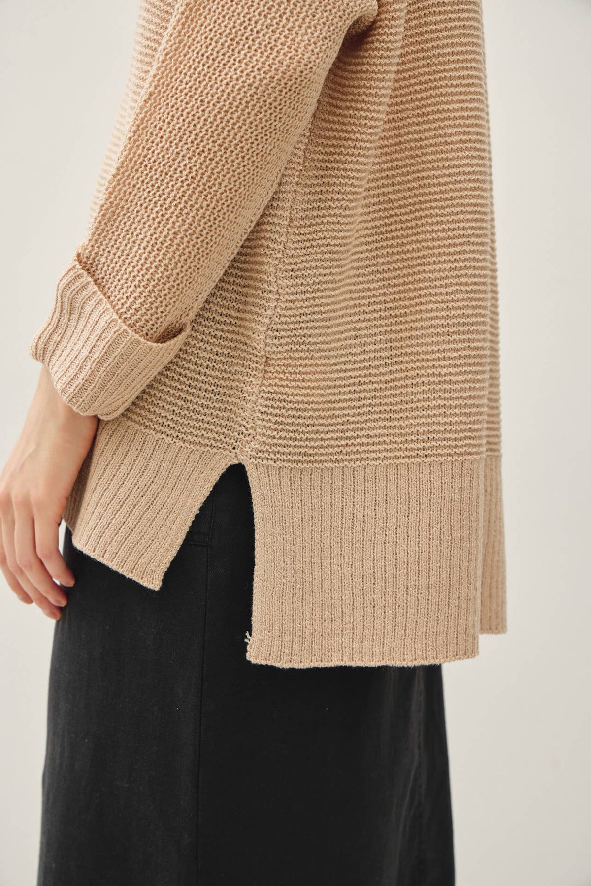 V-NECK DOLMAN SLEEVE W. ROLL CUFF SWEATER