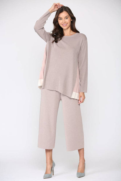 Summa Knitted Rib with Accordian Pleating Back