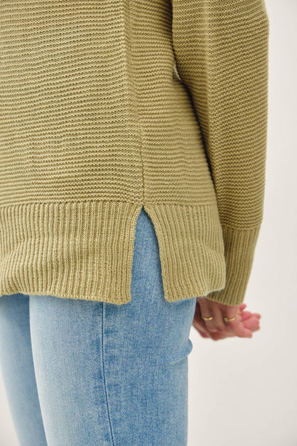 BASIC ROUND NECK BOYFRIEND FIT SWEATER