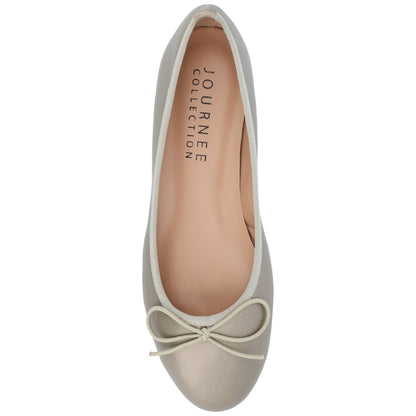 Vika Wide Width Flat